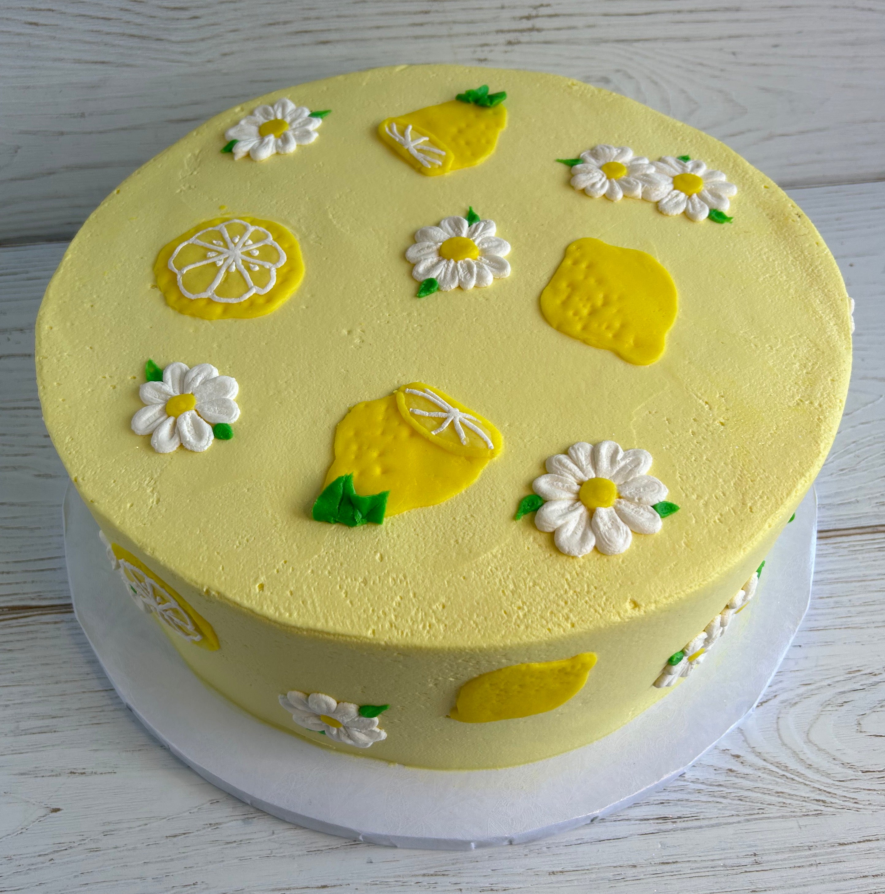 Lemon and Daisies Cake